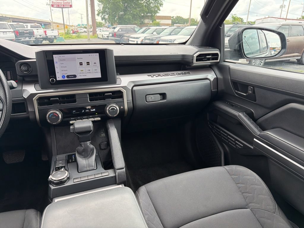 Used 2025 Toyota Tacoma SR5 AWD/4WD image 20