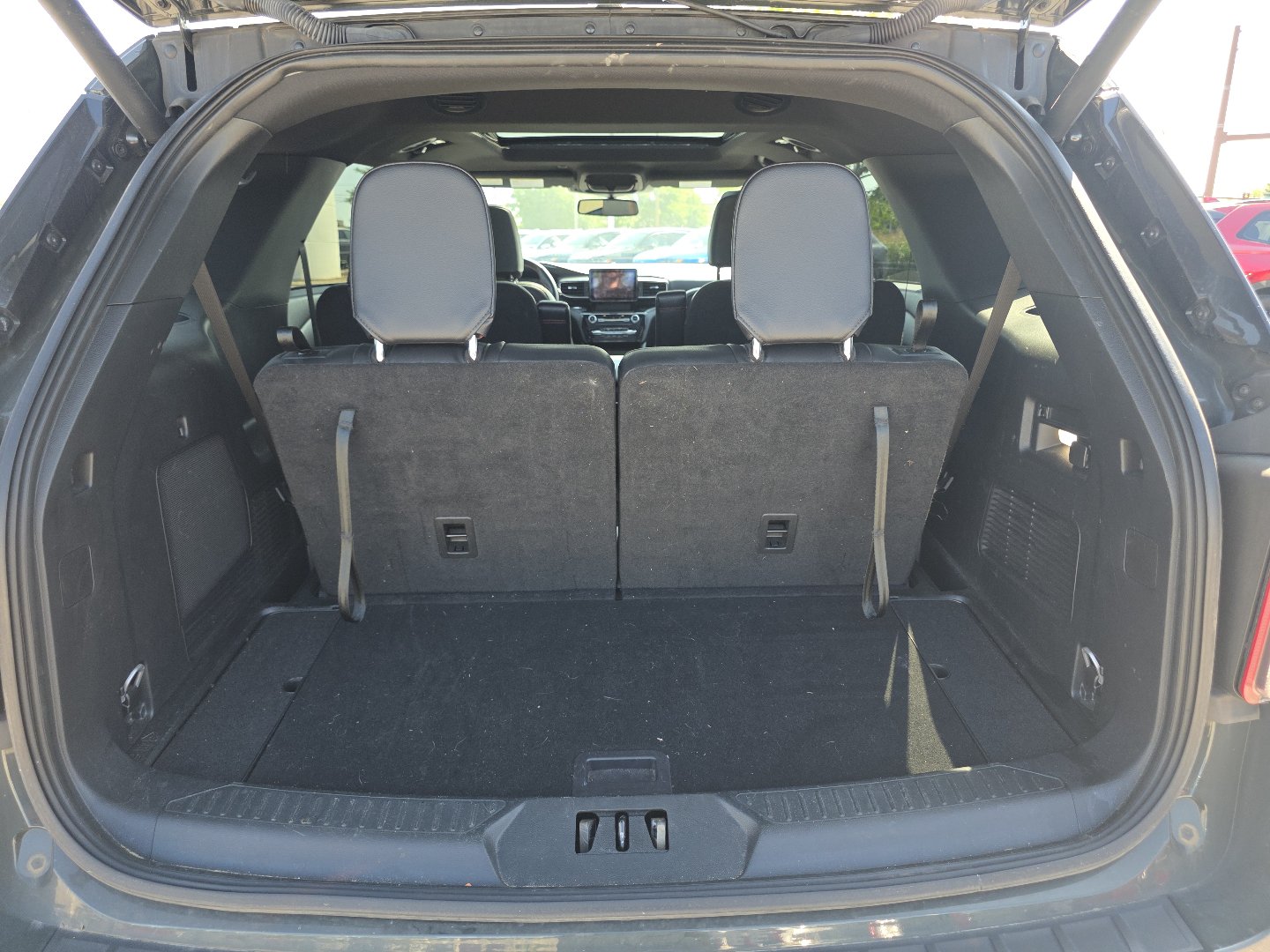 Used 2023 Ford Explorer ST-Line w/ Class IV Trailer Tow Package AWD/4WD image 17