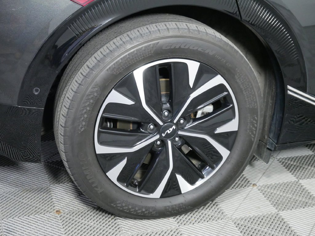 Used 2023 Kia EV6 Wind w/ Wind Technology Package AWD/4WD image 13
