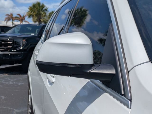 Used 2025 BMW X7 xDrive40i w/ Executive Package image 11