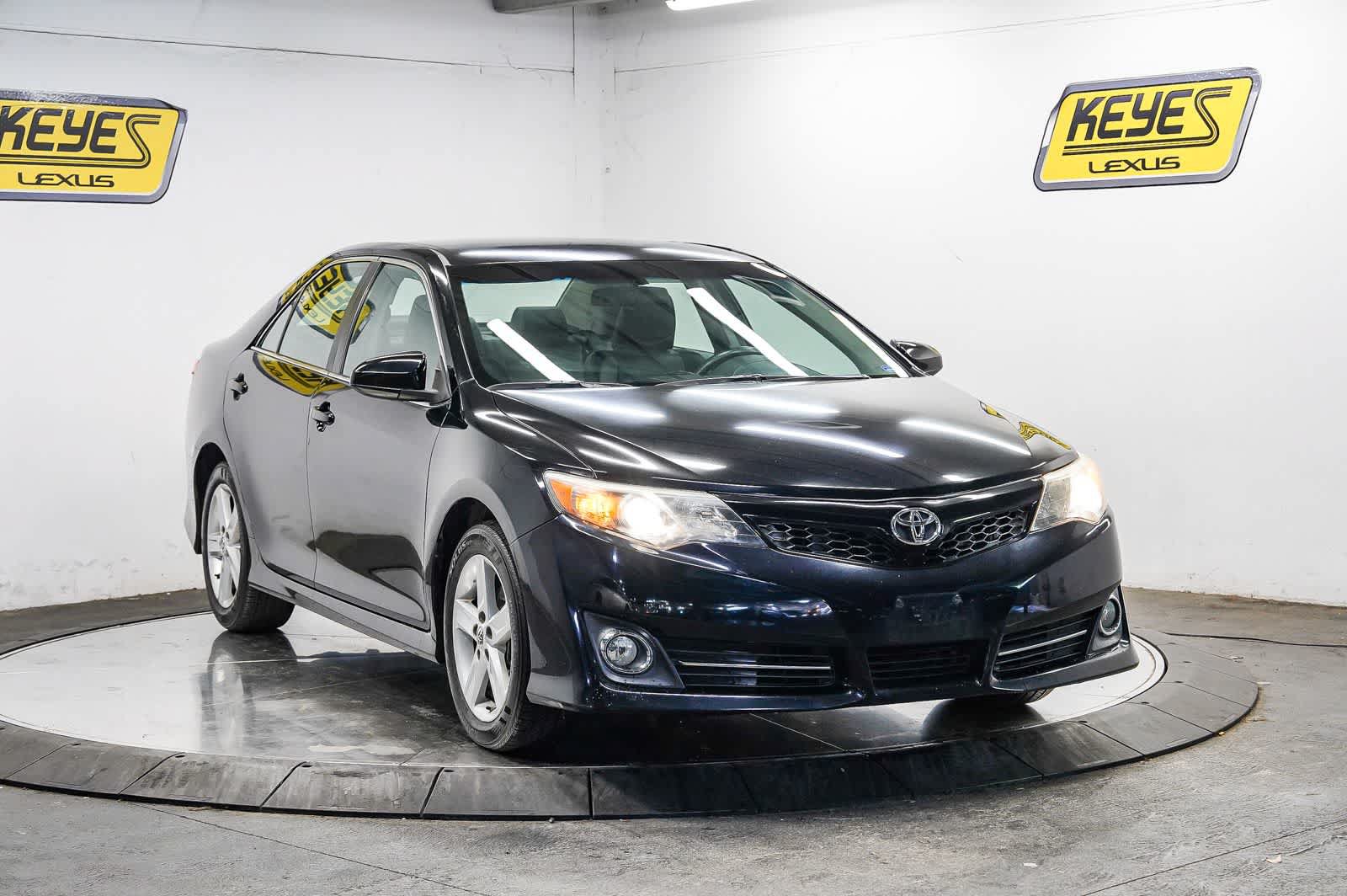 Used 2012 Toyota Camry SE FWD image 5