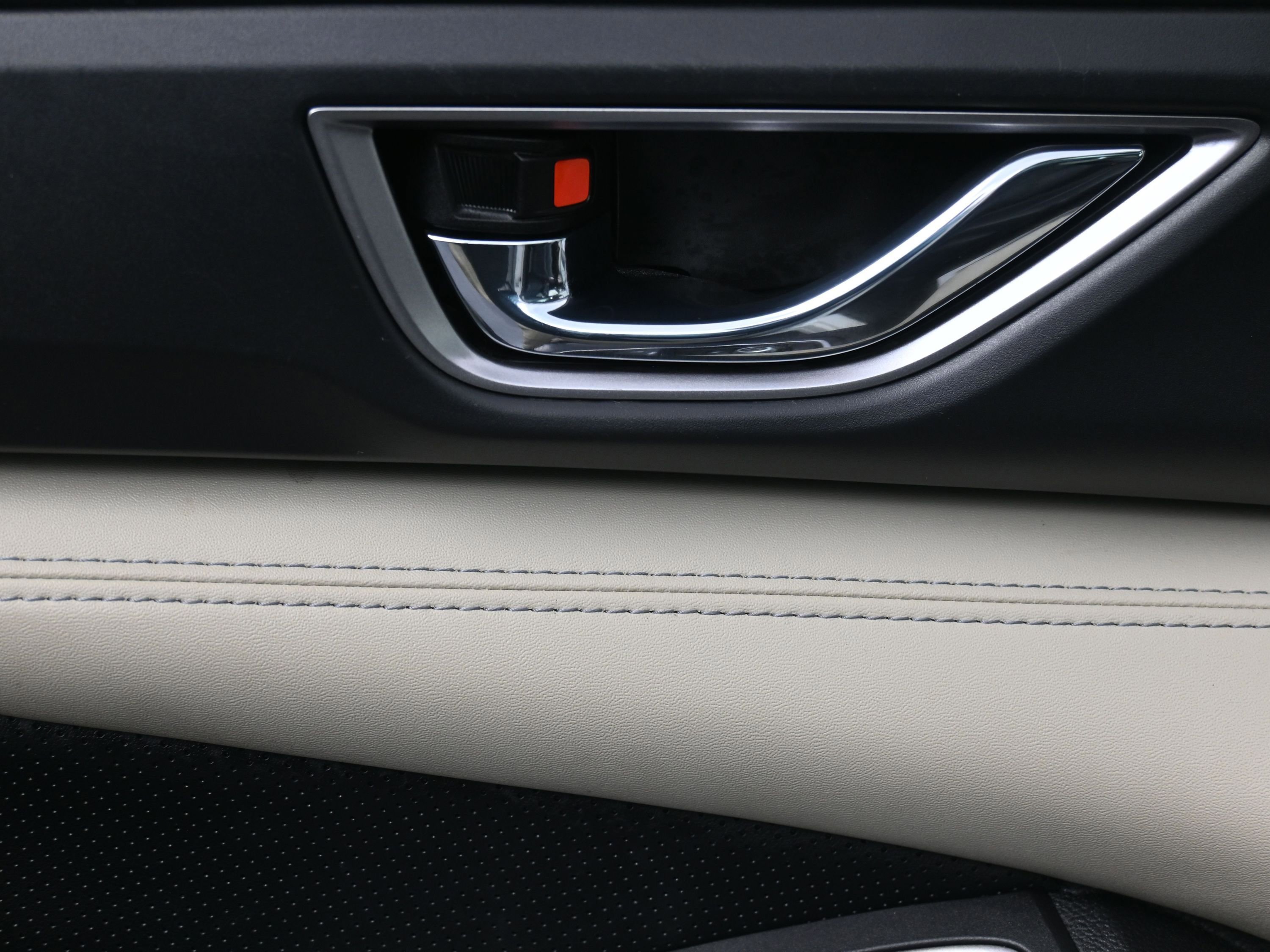 Used 2022 Subaru Ascent Limited w/ Technology Package image 16