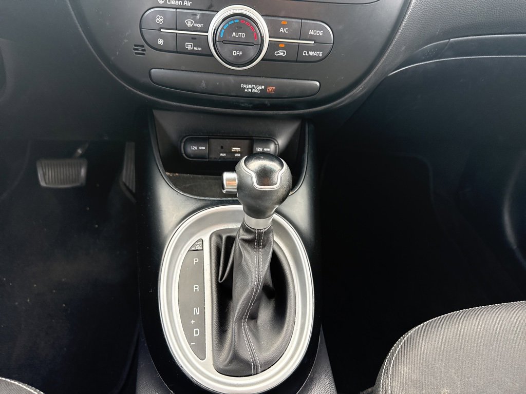 Used 2019 Kia Soul + image 11
