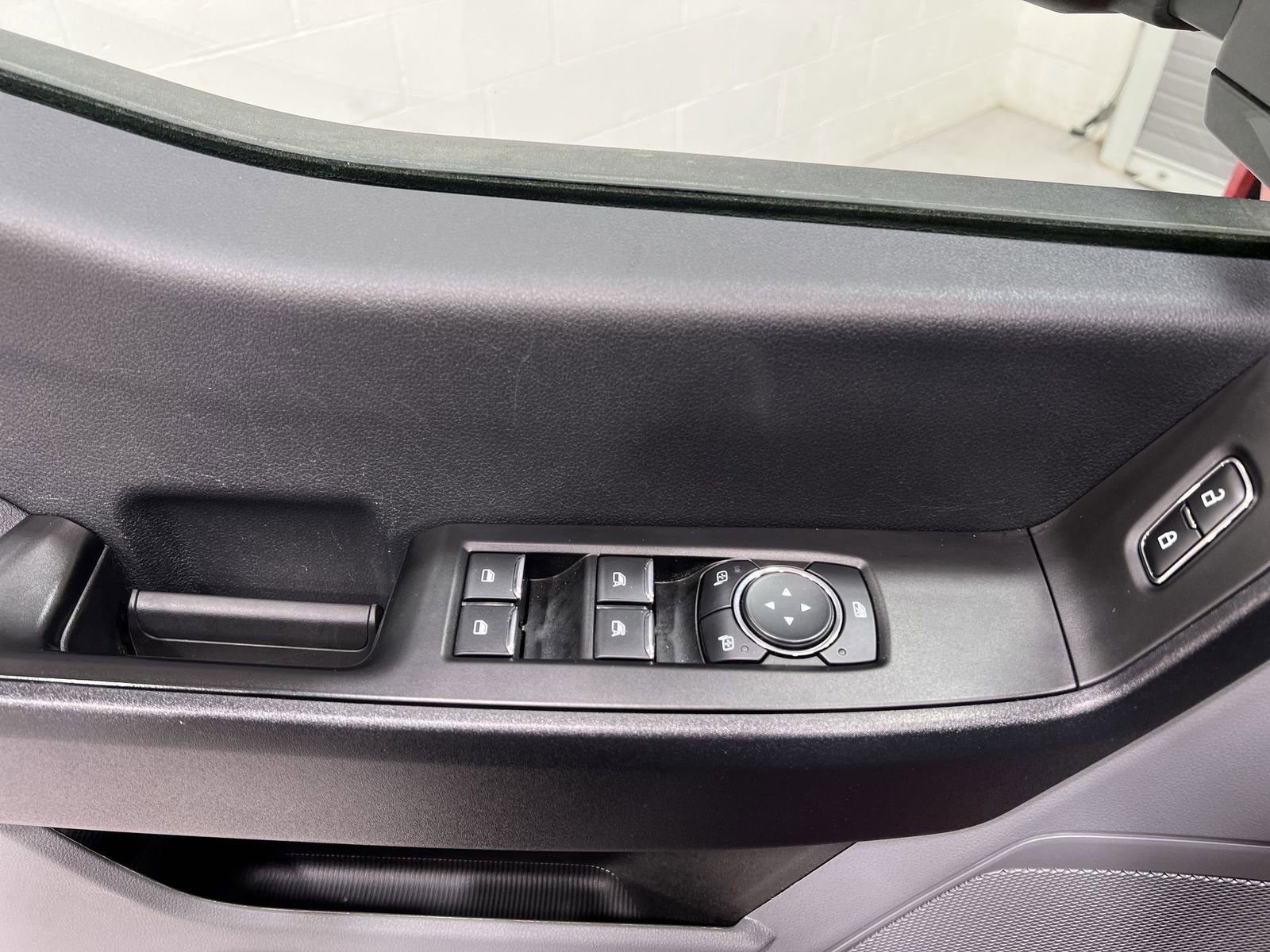 Used 2025 Ford F350 XL w/ XL Chrome Package image 13