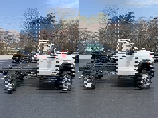 New 2026 Ford F550 4x4 Regular Cab Super Duty image 4