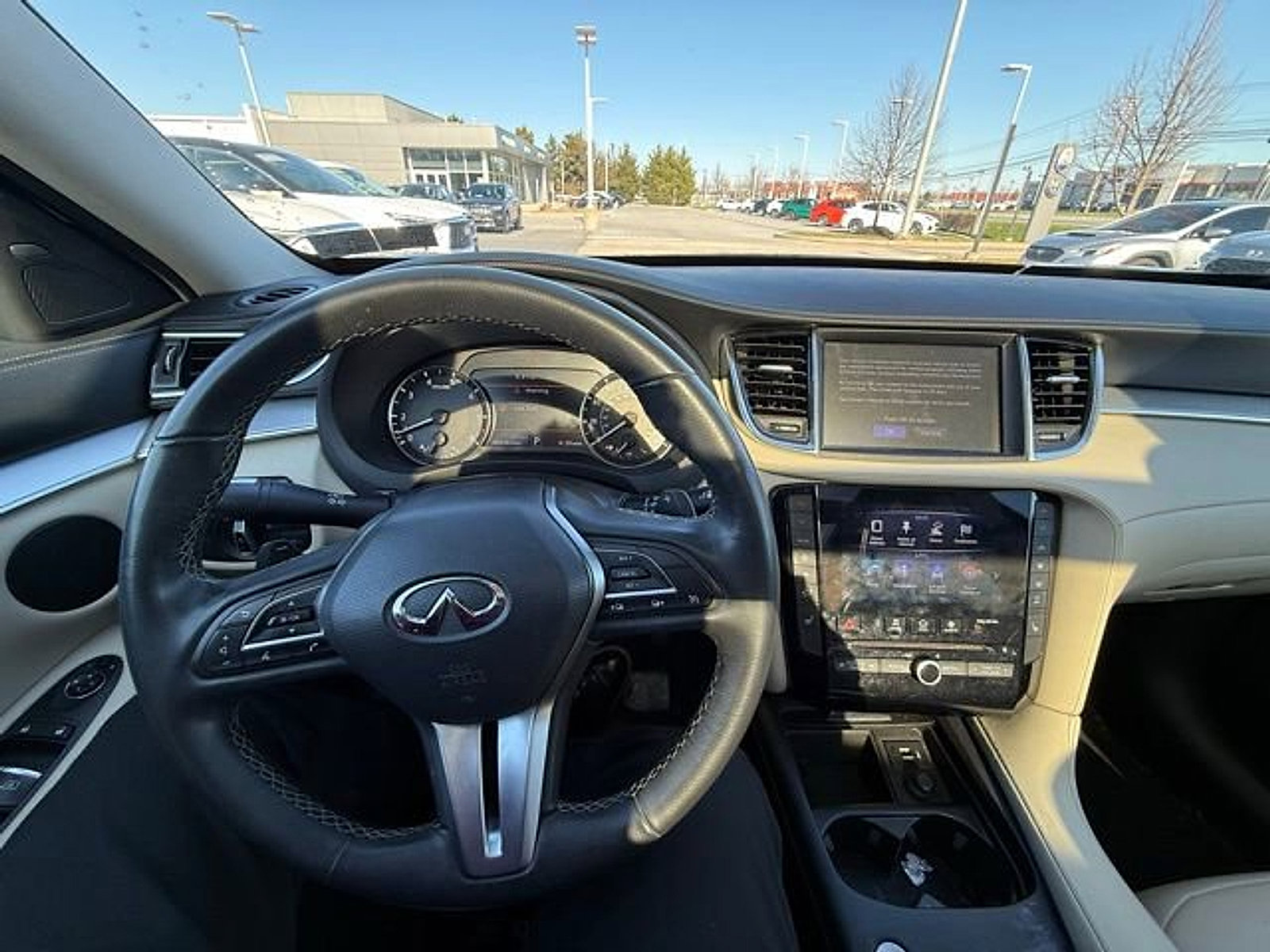 Used 2019 INFINITI QX50 Luxe w/ Navigation Package image 18