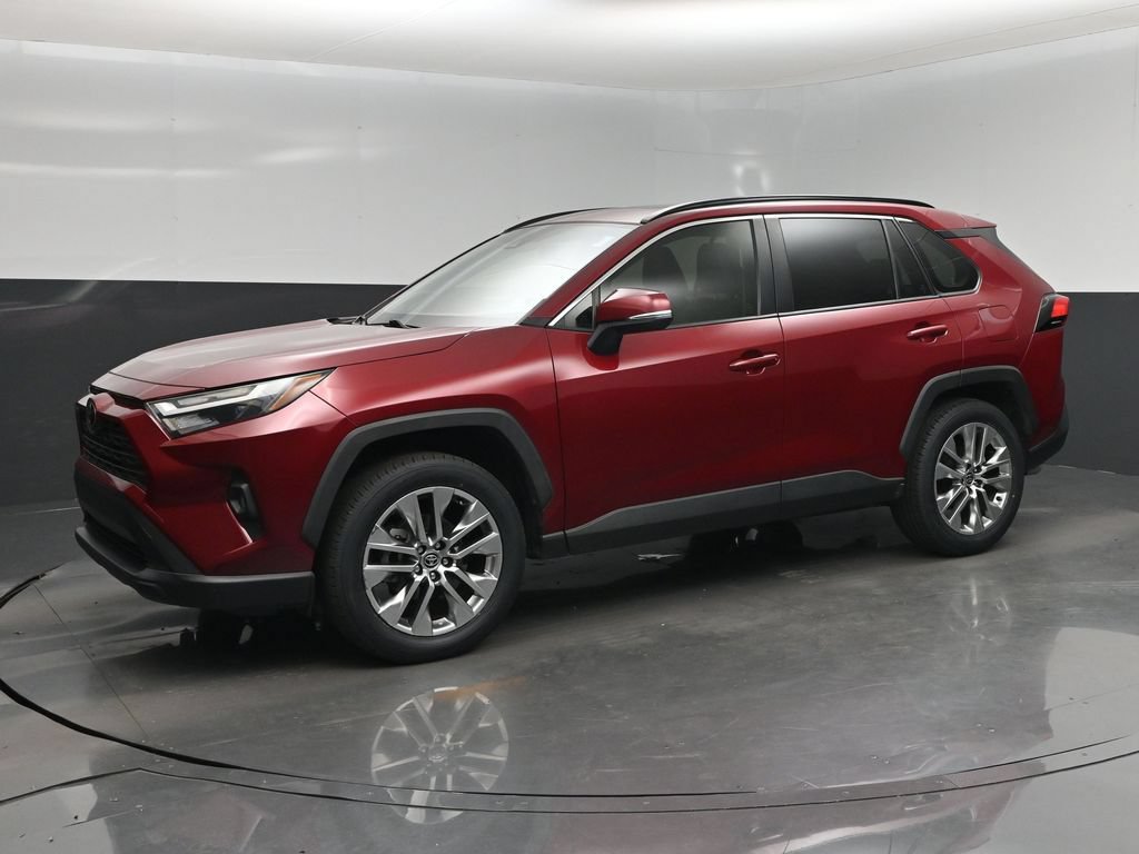 Used 2022 Toyota RAV4 XLE Premium FWD image 9