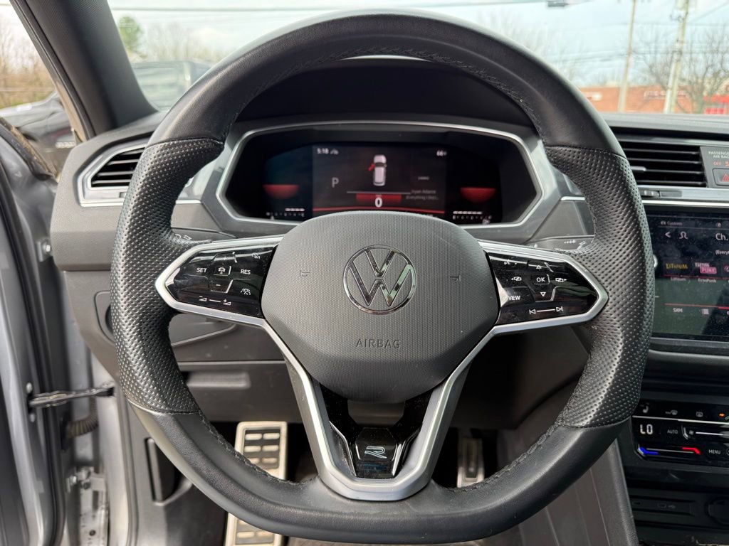 Used 2023 Volkswagen Tiguan SE R-Line image 14