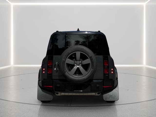 Certified 2025 Land Rover Defender 90 X-Dynamic SE image 4