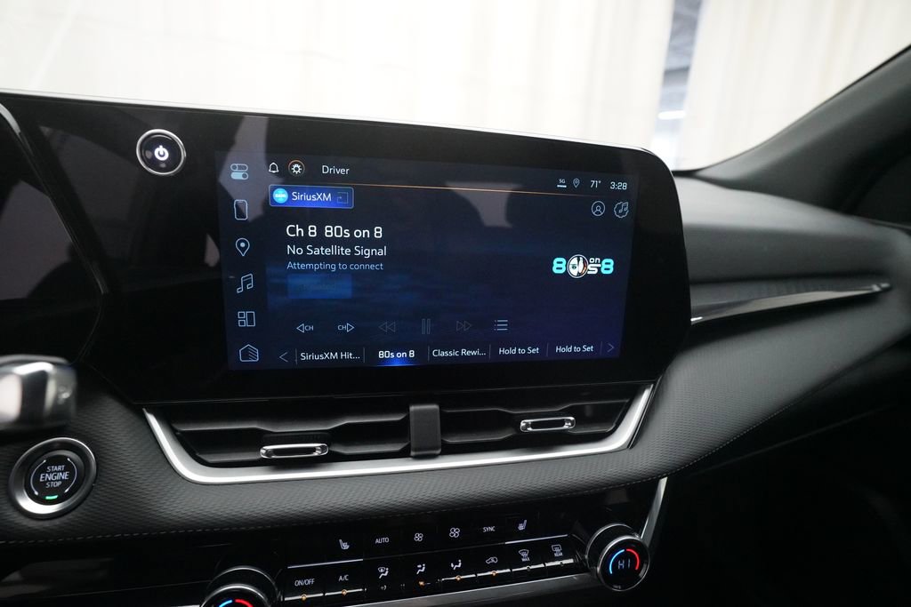 Used 2025 Chevrolet Equinox LT w/ Convenience Package II image 6