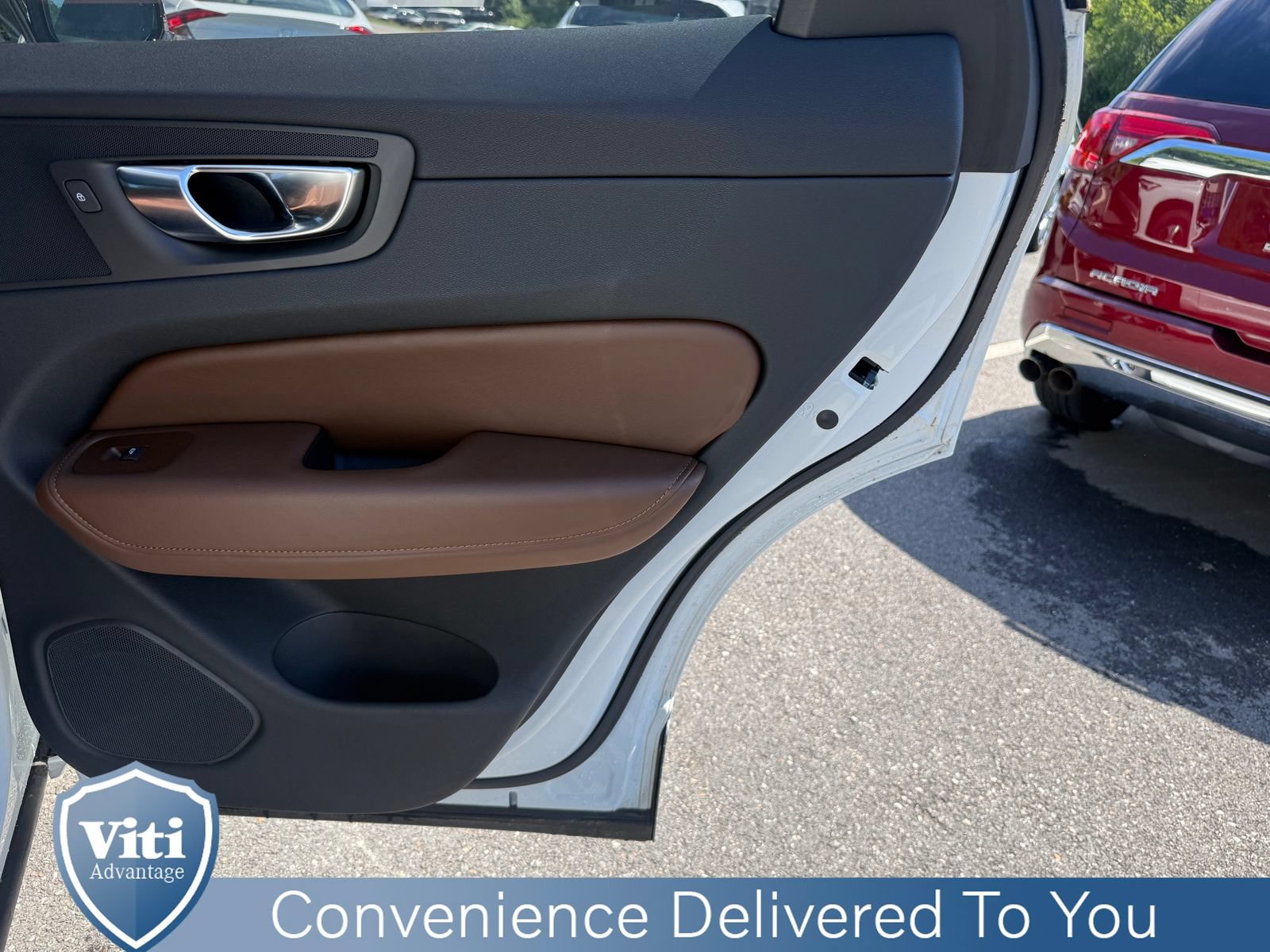 Used 2025 Volvo XC60 T8 Plus w/ Climate Package AWD/4WD image 23