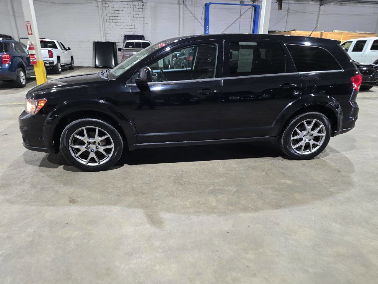 Used 2015 Dodge Journey R/T w/ Flexible Seating Group image 4