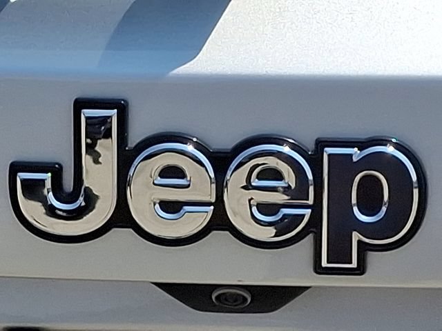Used 2018 Jeep Renegade Latitude AWD/4WD image 30