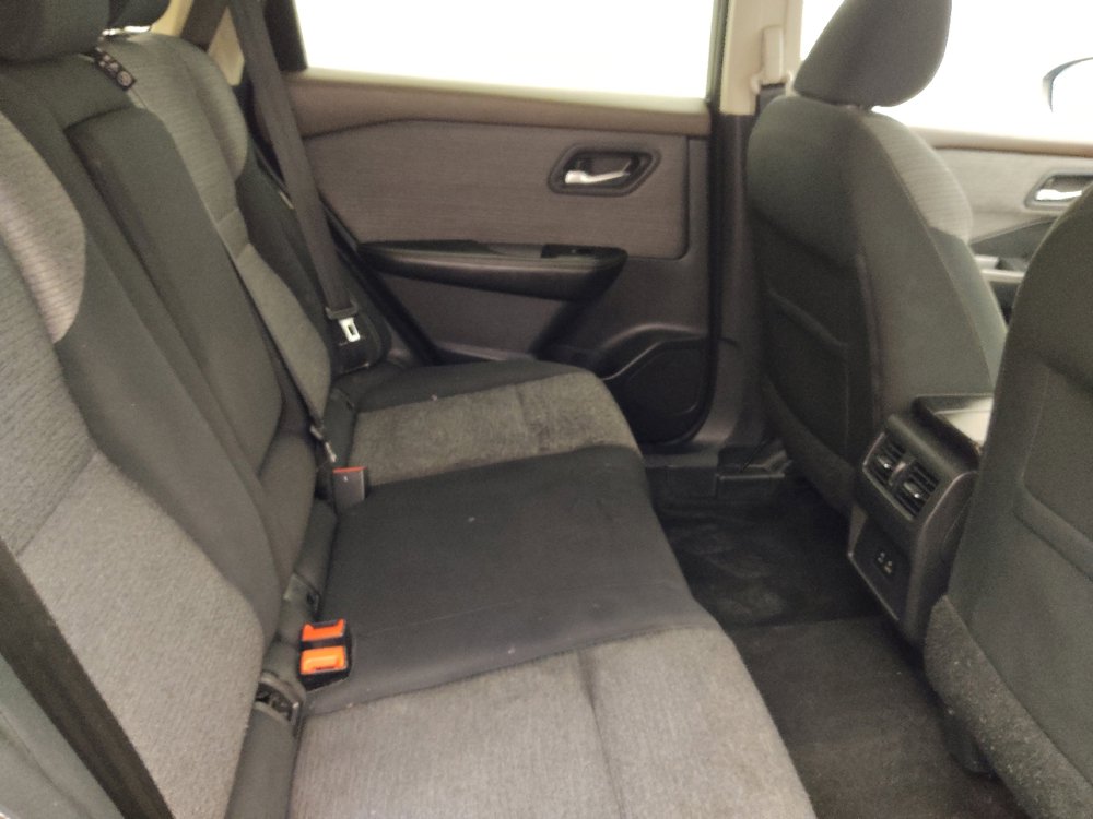 Used 2021 Nissan Rogue SV image 19