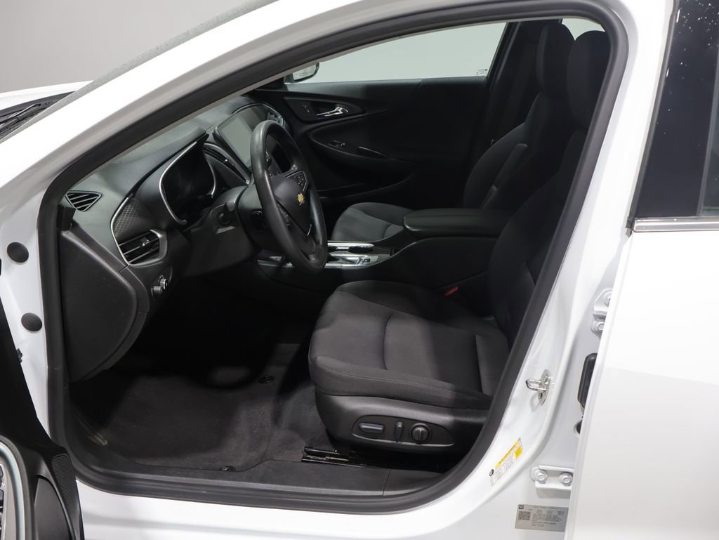Used 2023 Chevrolet Malibu LT FWD image 9
