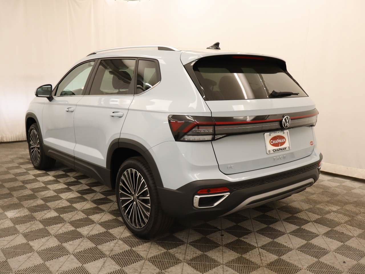 New 2026 Volkswagen Taos SE FWD image 3