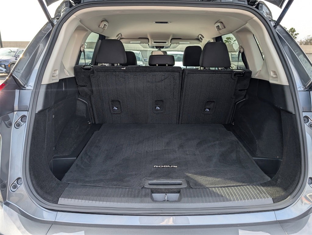 Used 2024 Nissan Rogue S image 25