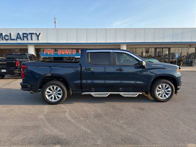 Used 2022 Chevrolet Silverado 1500 Custom image 2
