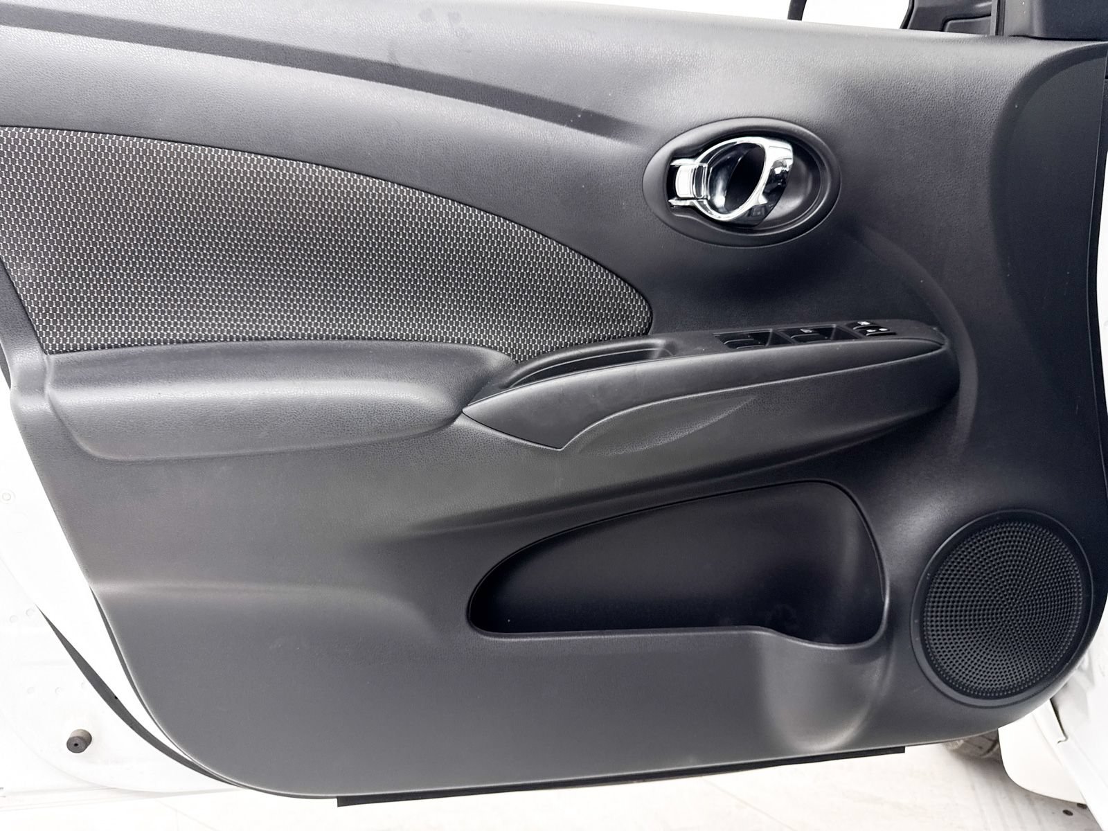 Used 2014 Nissan Versa SV FWD image 19