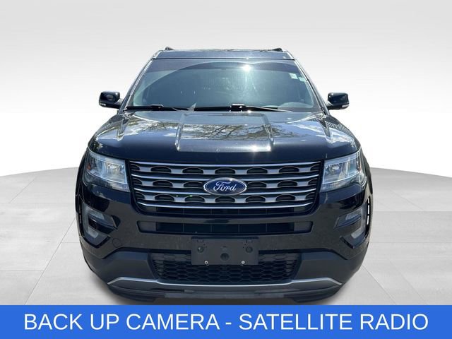 Used 2017 Ford Explorer XLT AWD/4WD image 2