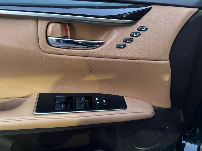 Used 2018 Lexus ES 350 w/ Navigation System Package image 12