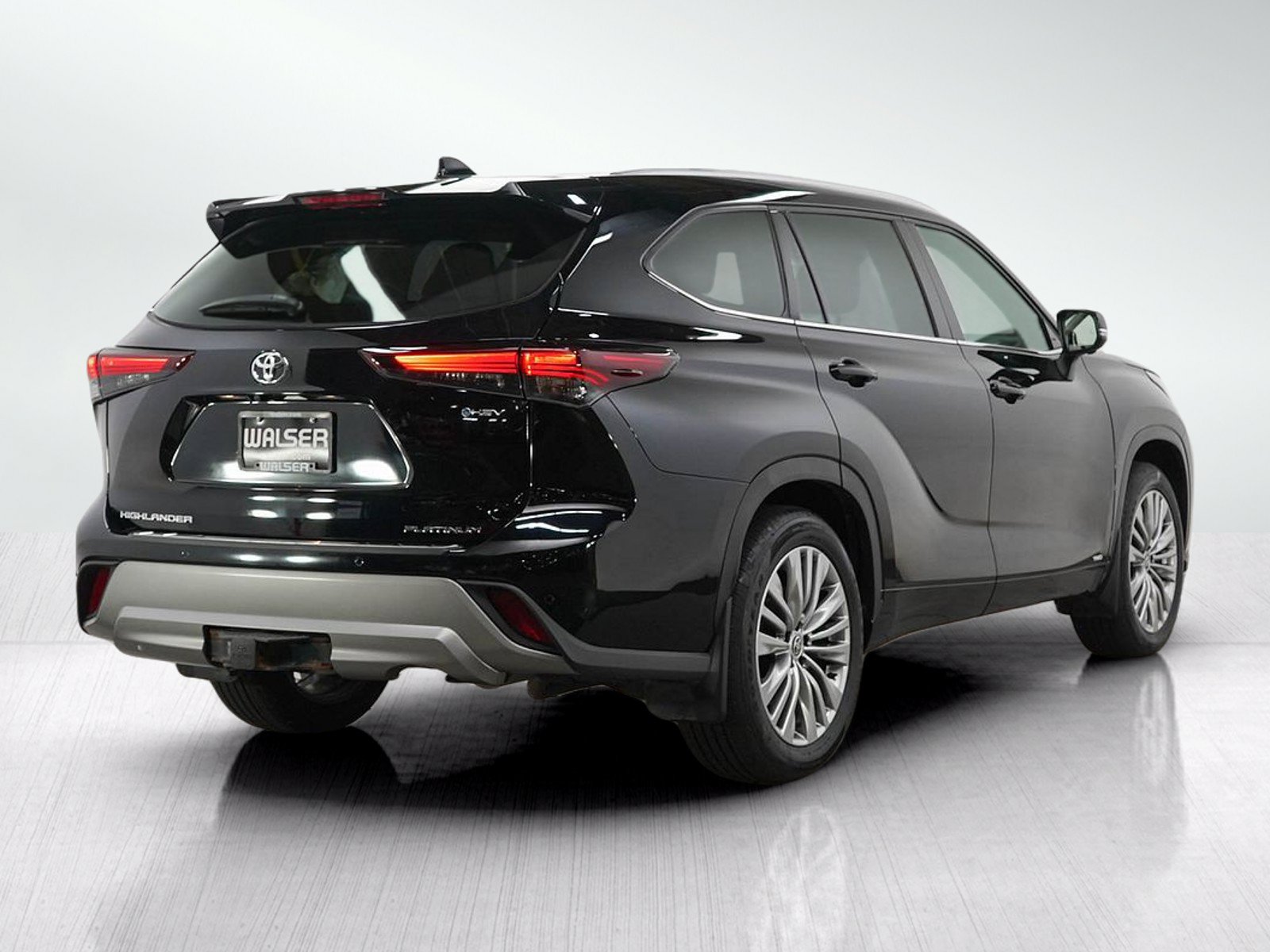 Used 2025 Toyota Highlander Platinum AWD/4WD image 5