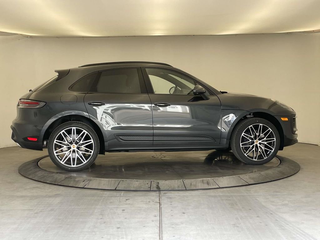 New 2026 Porsche Macan AWD/4WD image 8