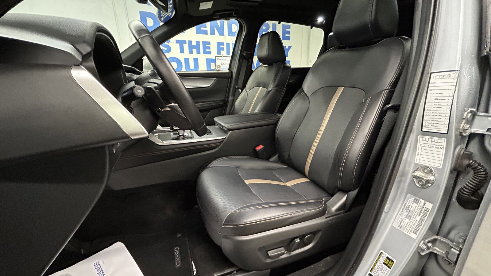 Used 2025 MAZDA CX-90 3.3 Turbo w/ Premium Plus Pkg image 12