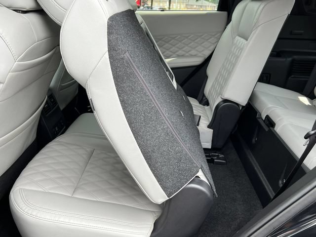 Used 2024 Mitsubishi Outlander SEL AWD/4WD image 6