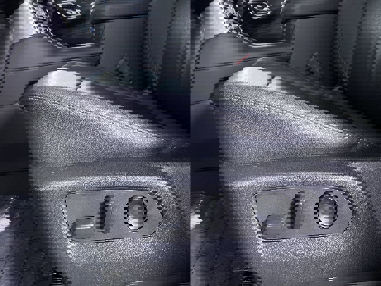 Certified 2022 Chevrolet Tahoe LT w/ Luxury Package image 9