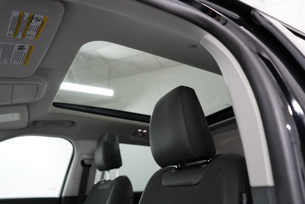 New 2026 Ford Explorer Active w/ Active Comfort Package AWD/4WD image 14