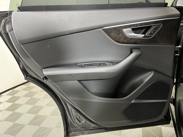 Used 2020 Audi Q8 Prestige w/ Prestige Package image 21