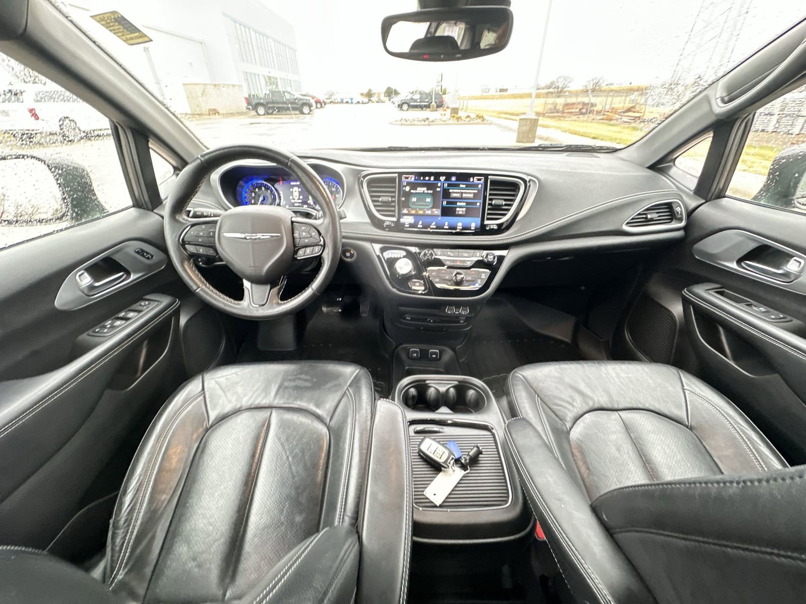 Used 2021 Chrysler Pacifica Touring-L w/ Uconnect Theater Family Group AWD/4WD image 20