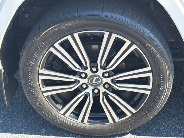 Used 2024 Lexus LX 600 4WD w/ Luxury Package image 19