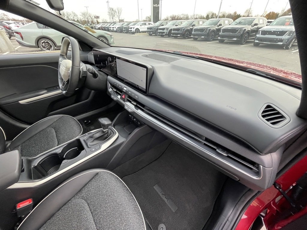 Certified 2025 Kia K4 GT-Line w/ GT-Line Sunroof Package image 32