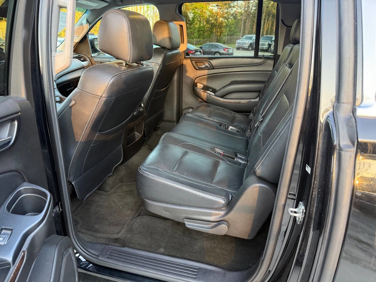 Used 2016 Chevrolet Suburban LS RWD image 19