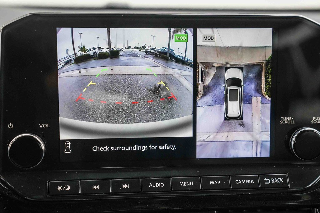 Used 2024 Nissan Pathfinder Platinum image 22