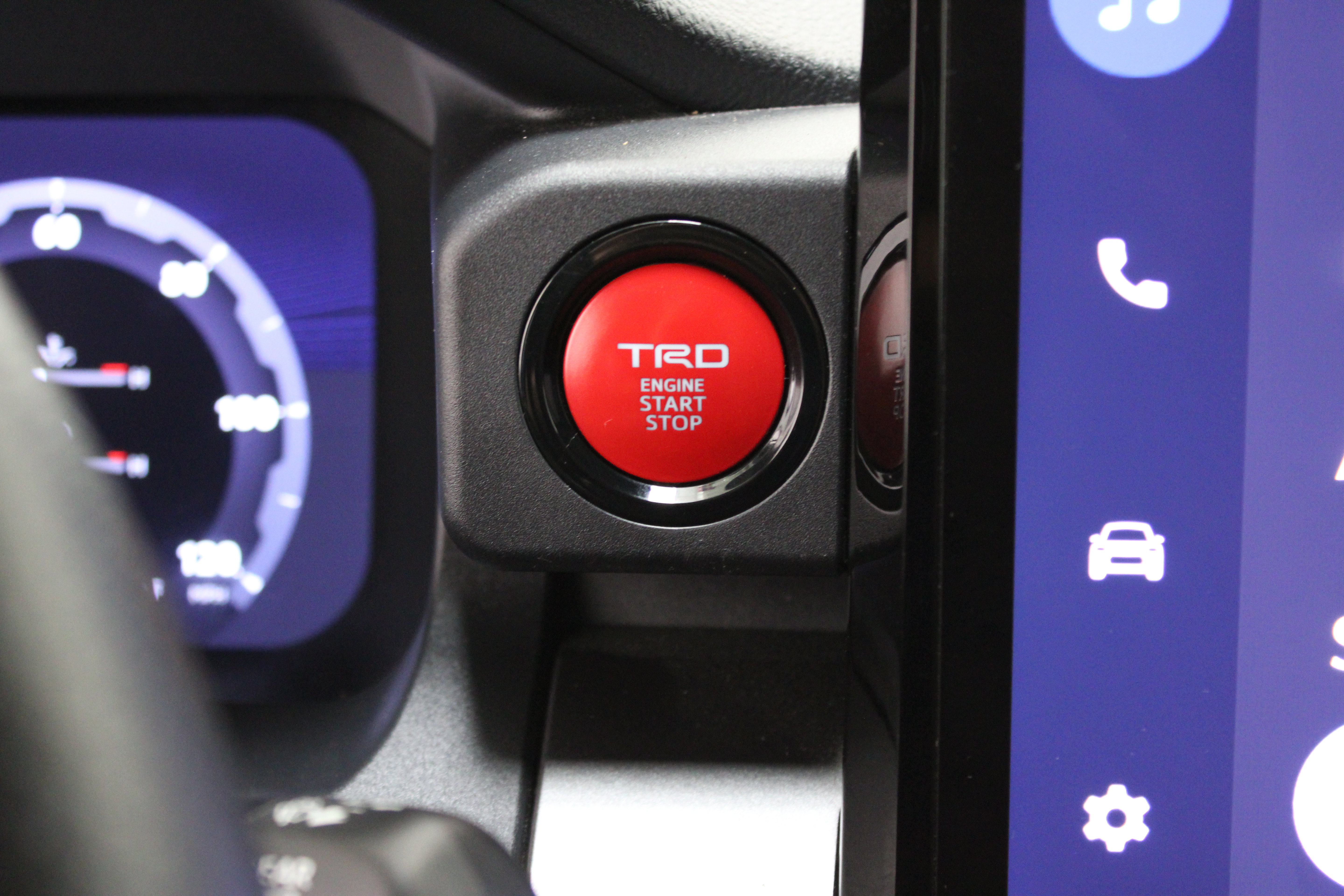 Used 2025 Toyota 4Runner TRD Off-Road Premium w/ Tow Technology Package AWD/4WD image 18