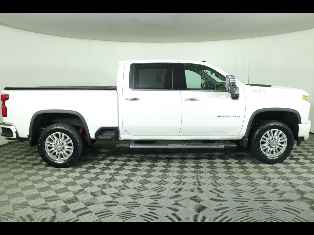 Used 2022 Chevrolet Silverado 2500 High Country w/ Z71 Off-Road Package image 2