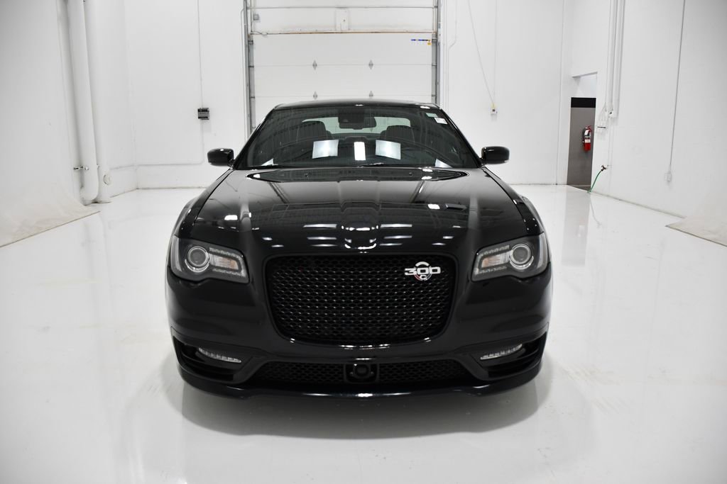 Used 2023 Chrysler 300 C RWD image 2