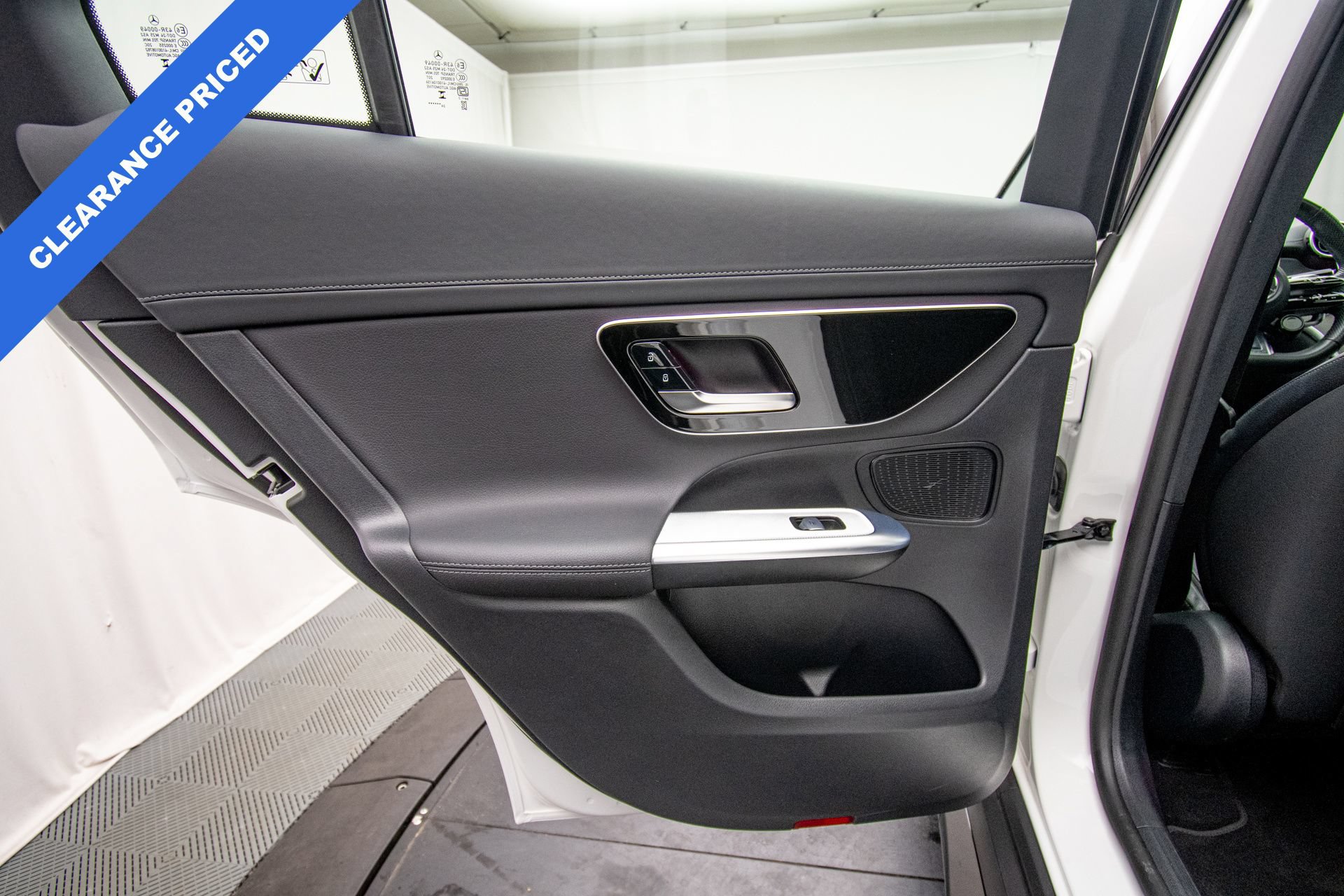 Used 2025 Mercedes-Benz GLC 43 AMG 4MATIC image 33