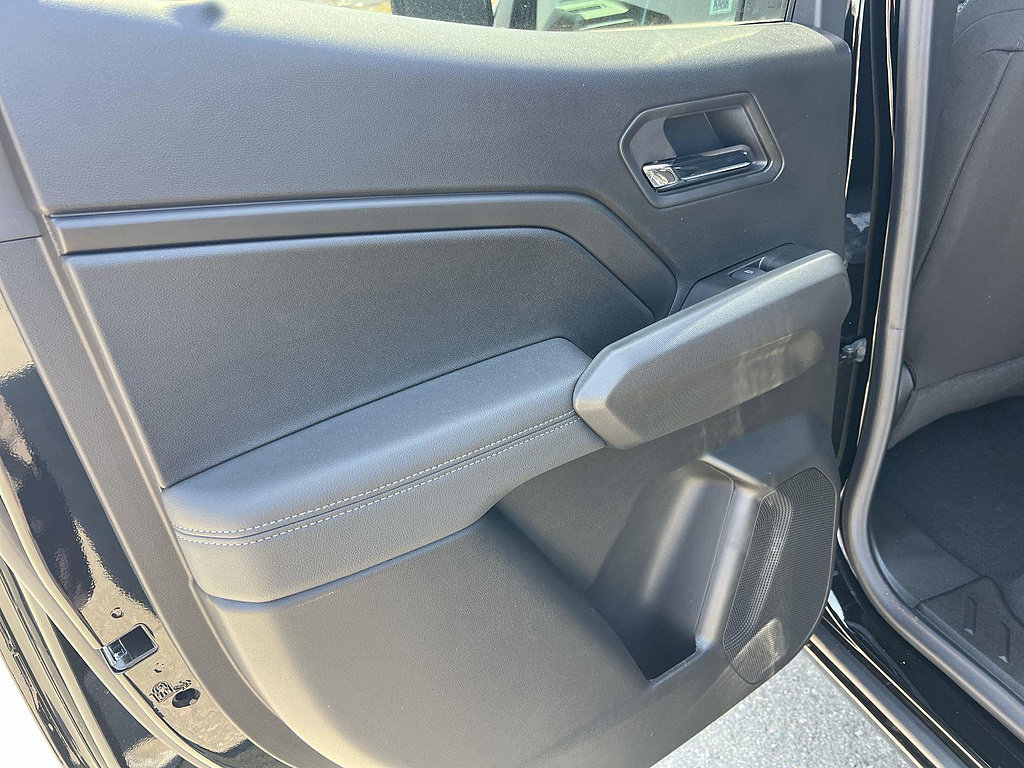 New 2026 GMC Canyon Elevation w/ LPO, Black Badging Package RWD image 23