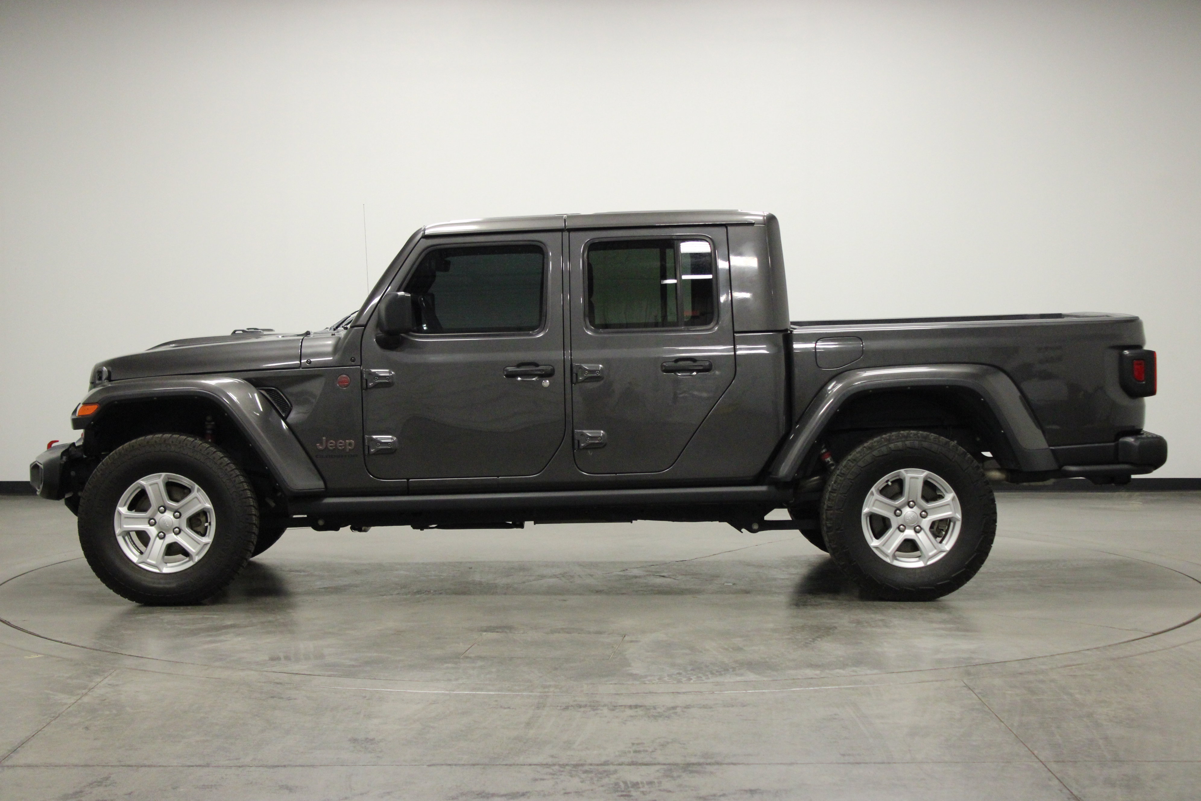 Used 2022 Jeep Gladiator Rubicon w/ Trailer Tow Package image 5