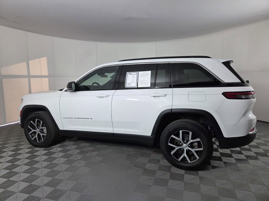 Certified 2025 Jeep Grand Cherokee Limited image 8