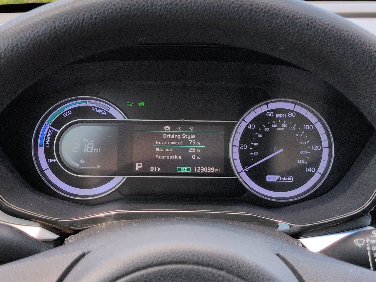 Used 2020 Kia Niro LX FWD image 25