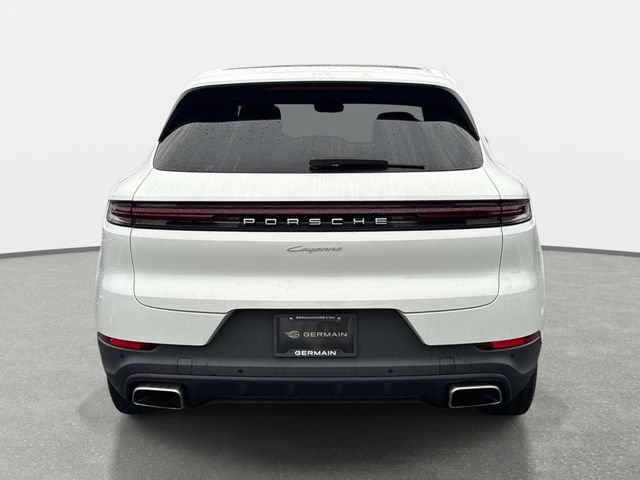 Used 2024 Porsche Cayenne w/ Premium Package AWD/4WD image 4