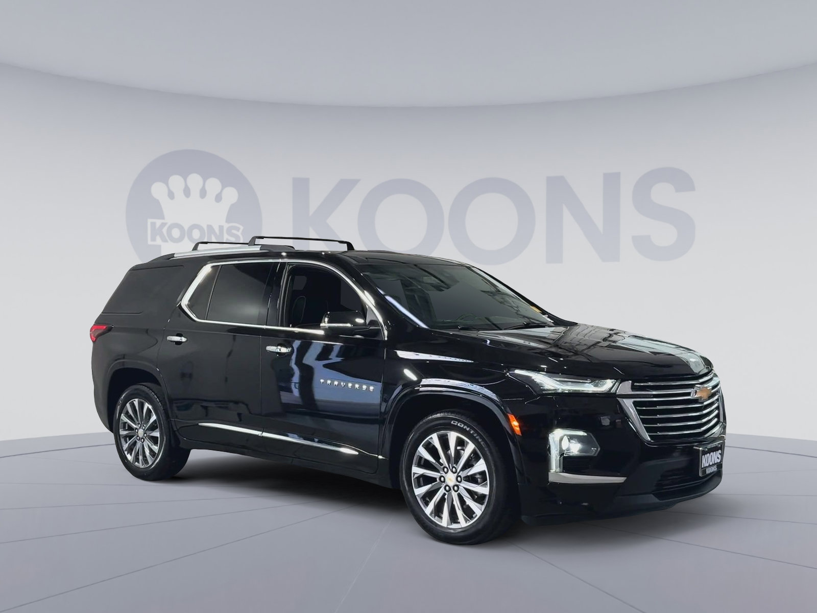 Used 2023 Chevrolet Traverse Premier AWD/4WD image 2