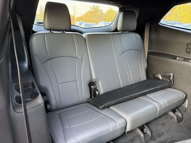 Used 2022 Buick Enclave Essence w/ Sport Touring Edition FWD image 17