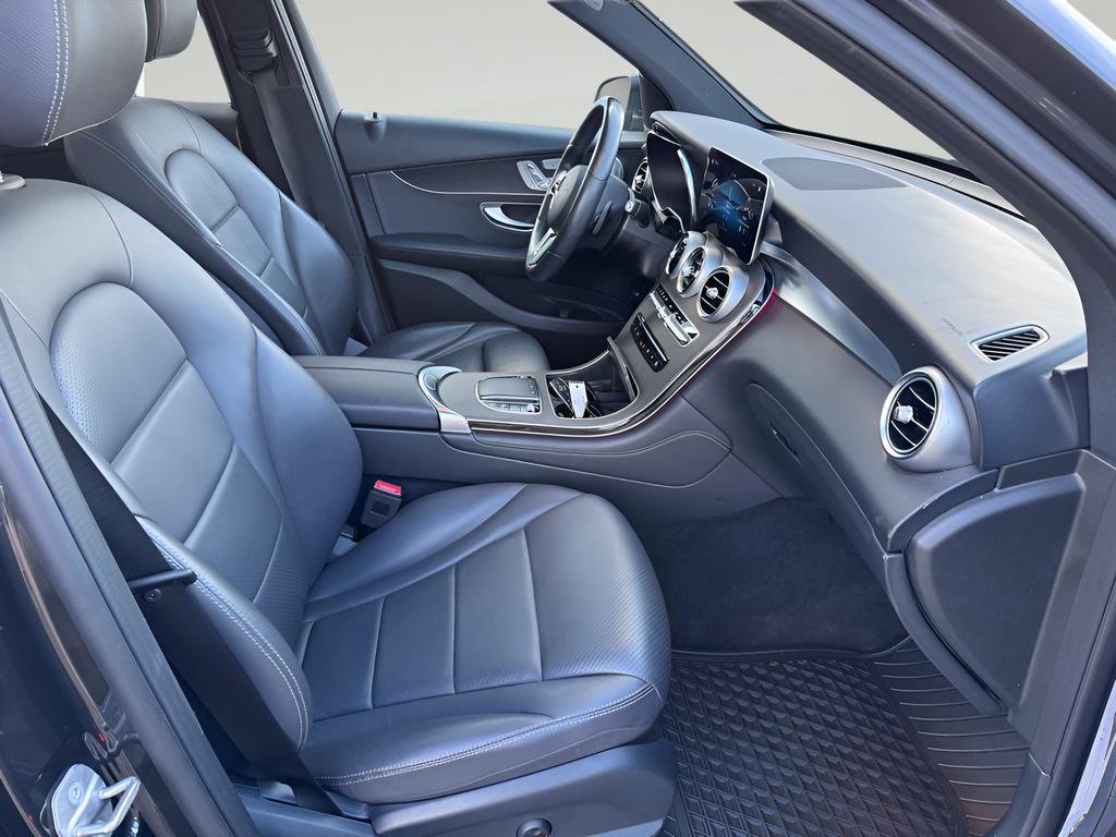 Used 2021 Mercedes-Benz GLC 300 4MATIC image 29