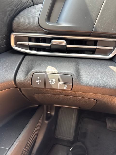 New 2026 Hyundai Elantra Hybrid FWD image 17